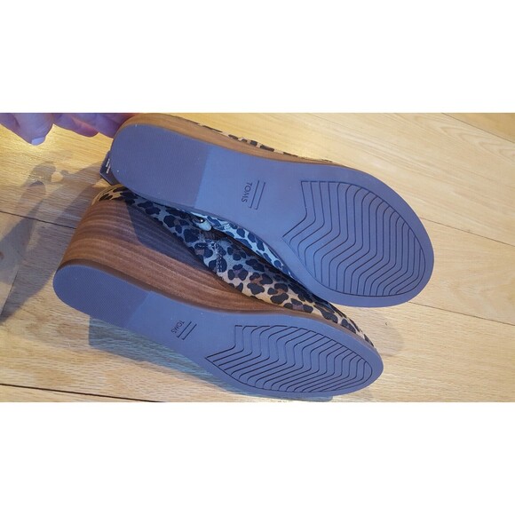 Tom’s Women’s Sadie Tan Leopard Suede Side Zip Size 7.5 NWT - Picture 7 of 7